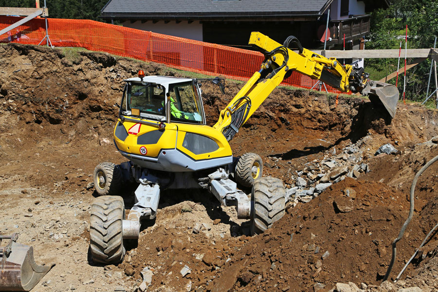 compact machines bucket's teeth contact dozer blade for construction projects