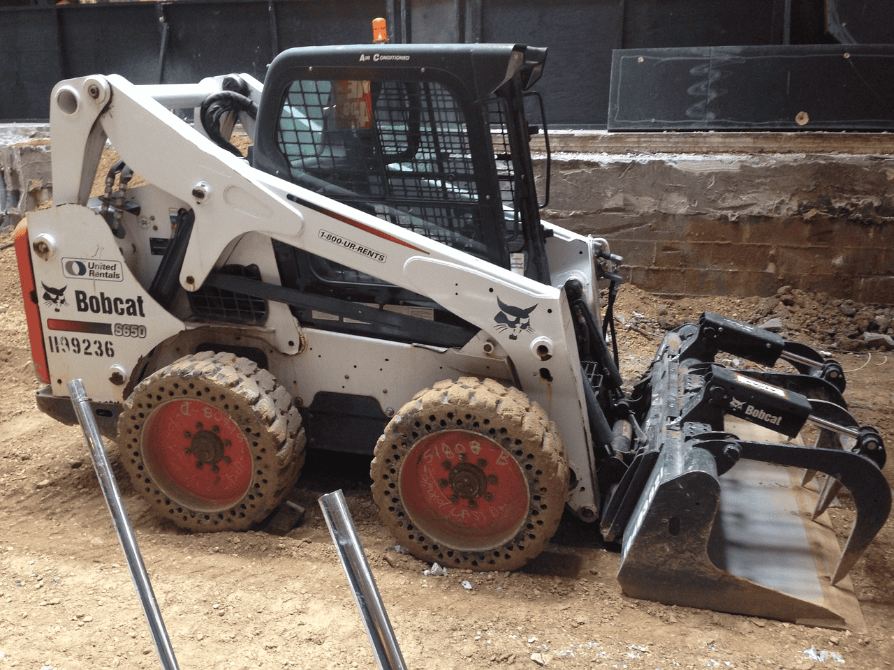 heavy equipment, best equipment, bigger jobs, skid steer loader